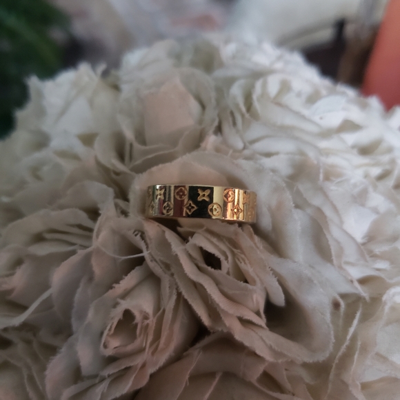 Custom-made Stainless Ring - Picture 3 of 8